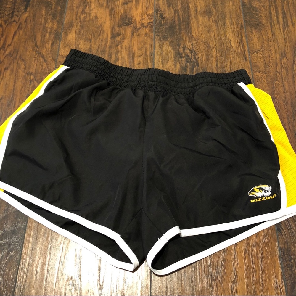Women’s M Mizzou running shorts